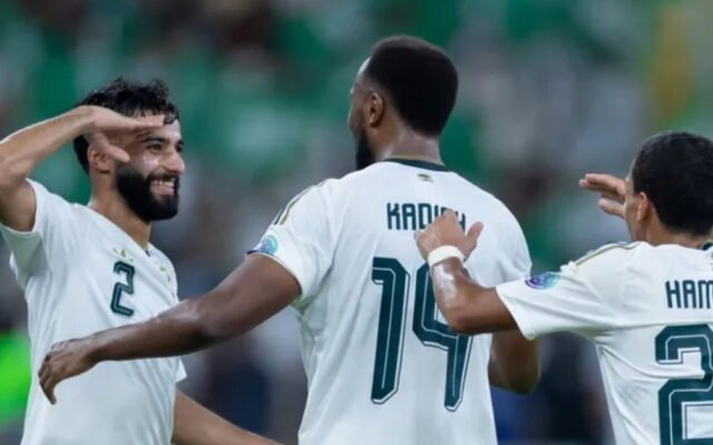 السعودية تضمن التأهل لنصف نهائي خليجي 27 بفوزها على عمان