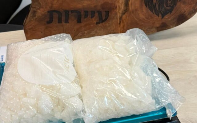 ضبط شحنة كريستال ميث بقيمة 3 ملايين شيكل واعتقال 4 مشتبهين