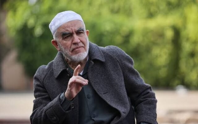 مقالٌ في أدب النقد: المسؤول يُساءل، ومن يرفض المساءلة يفقد صفته