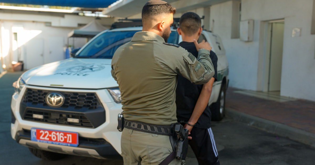نشاطٌ مشترك لوحدةٍ تكتيكية في حرس الحدود ومحقّقي الوحدة المركزية في شعبة المرور انتهى بالوصول إلى منزل المشتبه