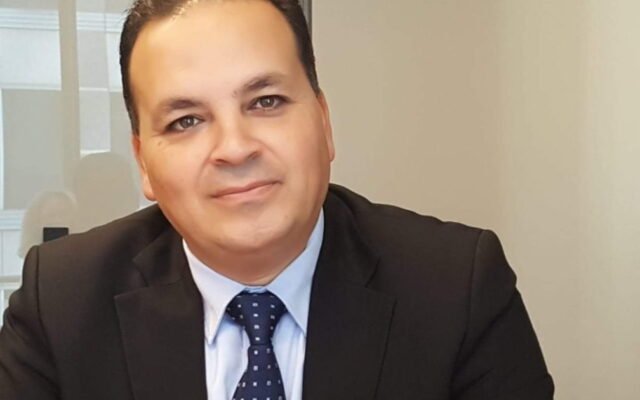 مقالٌ يصل زيارةَ جدار برلين في ذكراه الخامسة والستّين بنتيجة انتخابات سكسونيا-أنهالت: الحجارةُ سقطت، والسؤالُ عن جدرانٍ تُبنى في الوعي