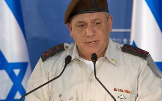 الحملة تُخضع هواتف العاملين لفحصٍ سيبراني يومي، وفي أحد الفحوص ظهرت منظومات تجسّس في جهازين — ثمّ تقرّر الامتن