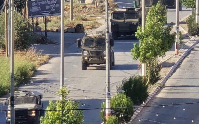 عقربا جنوب نابلس: مقتل شابٍّ برصاص الجيش الإسرائيلي خلال حصار منزلٍ في منطقة الديرية، وقذيفةُ «إنيرغا» بعد دفع جرّافةٍ إلى المحيط
