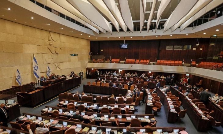 نتائج استطلاعٍ بثّته القناة 13 تضع حزب «يشار» بقيادة غادي آيزنكوت في الصدارة، ومدير معهد ستات-نت يقرأ سيناريوه