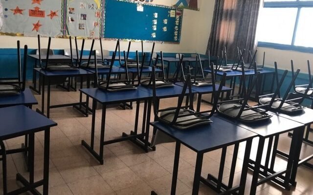 جسر الزرقاء: أولياء أمور «المنارة الإعدادية» يضربون اعتراضاً على مناقصة الإدارة