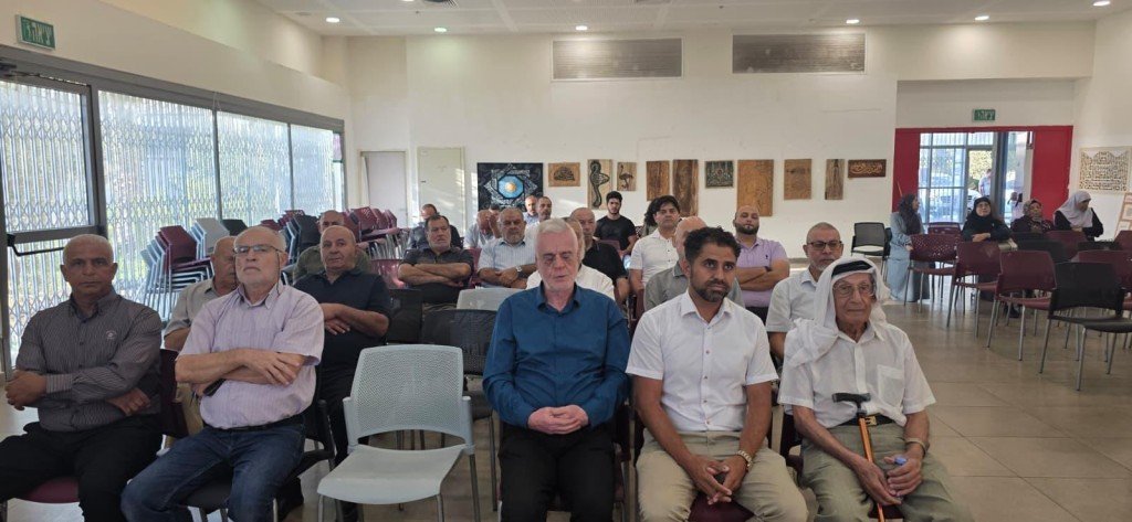 افتُتح في الفريديس معرض الخط العربي الثاني الذي تنظّمه مبادرة «العربية لغتنا»، بحضور جمهورٍ من المهتمّين بالخط