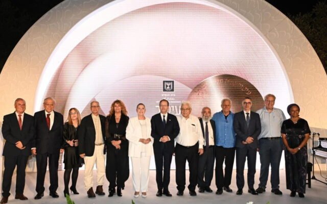 البروفيسور حسام حايك من الناصرة بين أحد عشر متوّجاً بوسام التميّز الرئاسي لعام 2026 في ديوان رئيس الدولة