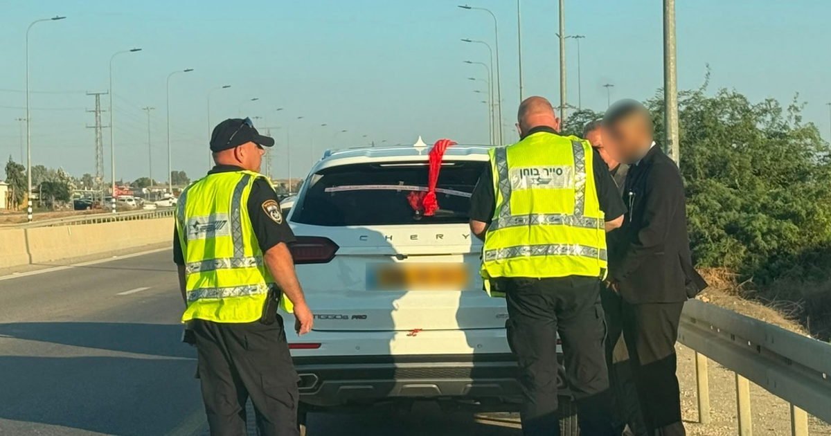 الرواية المنشورة هي رواية من كانوا في القافلة: يقولون إنّ مركباتهم لم ترتكب مخالفة سير، وإنّ التوقيف وقع مساء