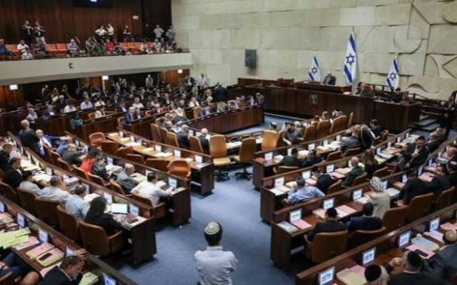 تحول إسرائيل من الديمقراطية الليبرالية إلى دولة دينية قومية