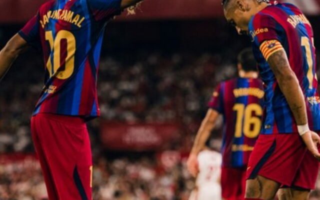 هاتريك رافينيا يقود برشلونة للفوز على إشبيلية