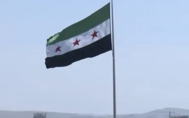 إسرائيل تنفي تورطها في انفجار مستودع أسلحة بحلب