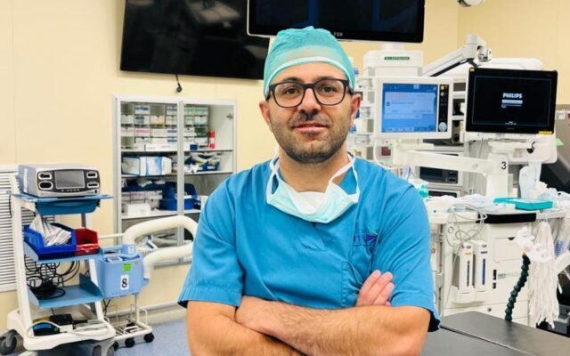 «المركز الطبي تسفون» يوسّع خدمة جراحة جدار البطن: مسارٌ جراحيّ يُختار لكلّ مريض، وأوّل استخدامٍ في الشمال لجهاز «فاشيوتنس»