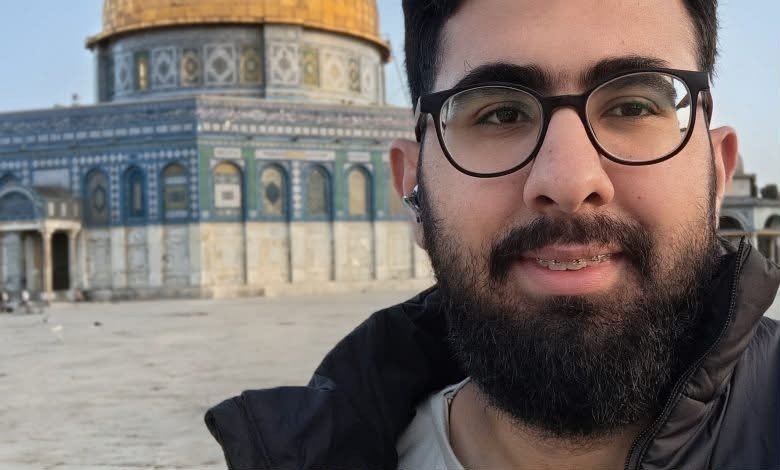 مقالٌ منشور في باب الرأي ينطلق من سؤالٍ يبدو بديهياً — هل الطرف الآخر في النقاش شخصٌ حقيقي؟ — ليخلص إلى أنّه ل