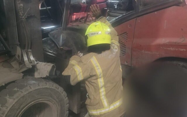 وفاة عامل أجنبي تحت رافعة شوكية في مصنع بالجليل