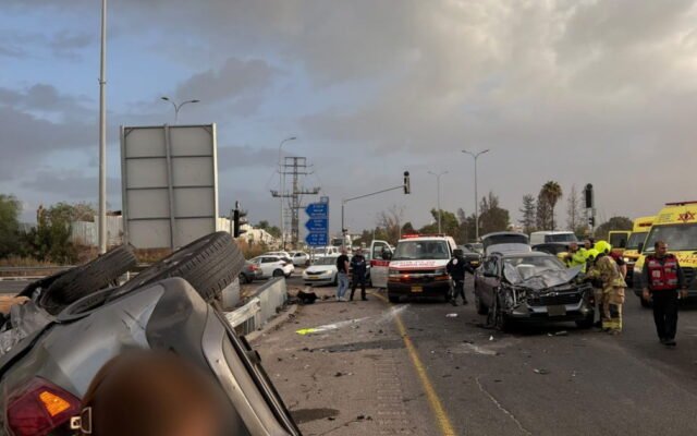 נפגעים בתאונת דרכים בין שני כלי רכב בצומת ג'לג'וליה