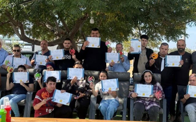 بلدية كفر قرع تختتم دورة علاجية بالخيل لذوي الهمم