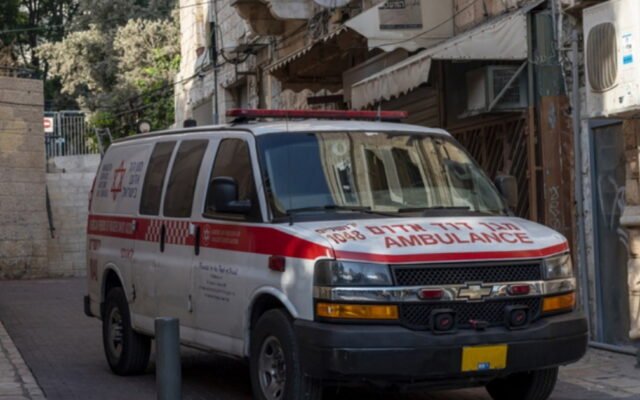 إصابة فتى بجروح متوسطة وخطيرة بحادثة عنف في القدس